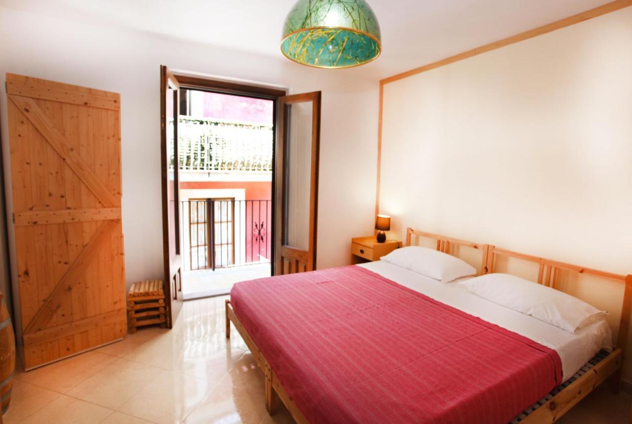 Bed and Breakfast Taormina Bed And Beercraft Экстерьер фото