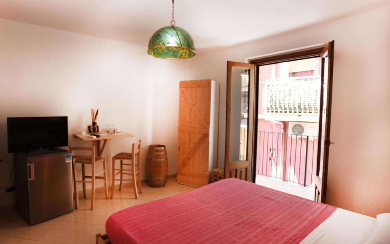 Bed and Breakfast Taormina Bed And Beercraft Экстерьер фото